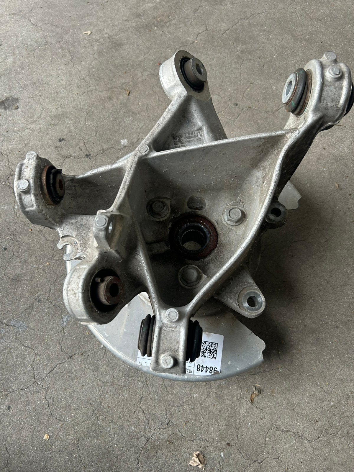 Tesla Model Y Achterwielnaafspindel/fusee 128841100A