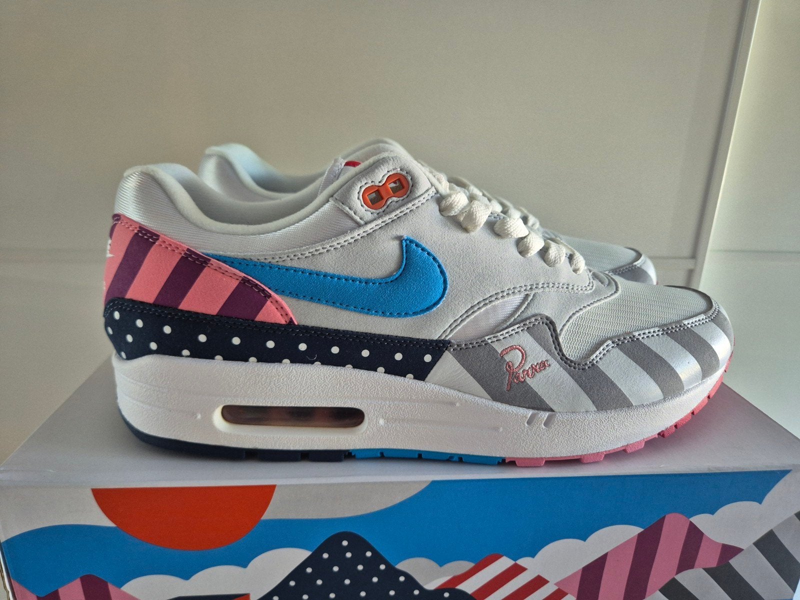 Nike Air Max 1 Parra (2018) - Maat 45 - Nieuw!, Overige kleuren, Nike, Nieuw, Ophalen of Verzenden
