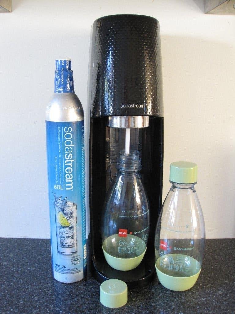 Sodastream met co2-fles en 2 flessen., Witgoed en Apparatuur, Bruiswatermachines, Ophalen of Verzenden