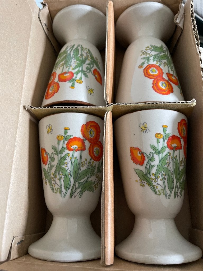 4 Bekers op Voet "Papaver/Klaproos" Jaren 70 Nieuw in Doos, Nieuw, Ophalen of Verzenden, Overige stijlen, Kop(pen) en/of Schotel(s)