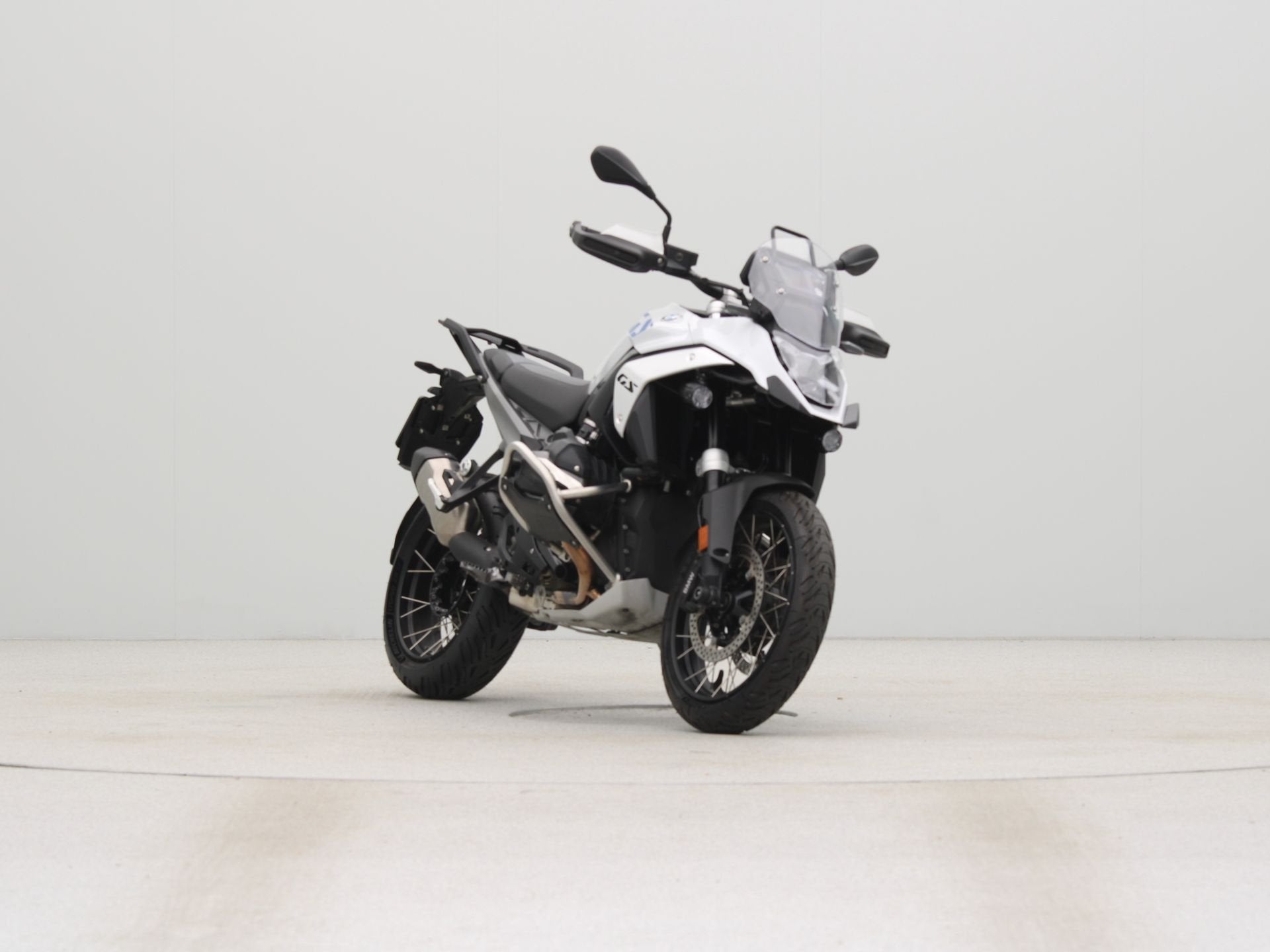 BMW R 1300 GS (bj 2024), Handvatverwarming, 1300 cc, Handgeschakeld, Dusseldorp Motorrad Alkmaar