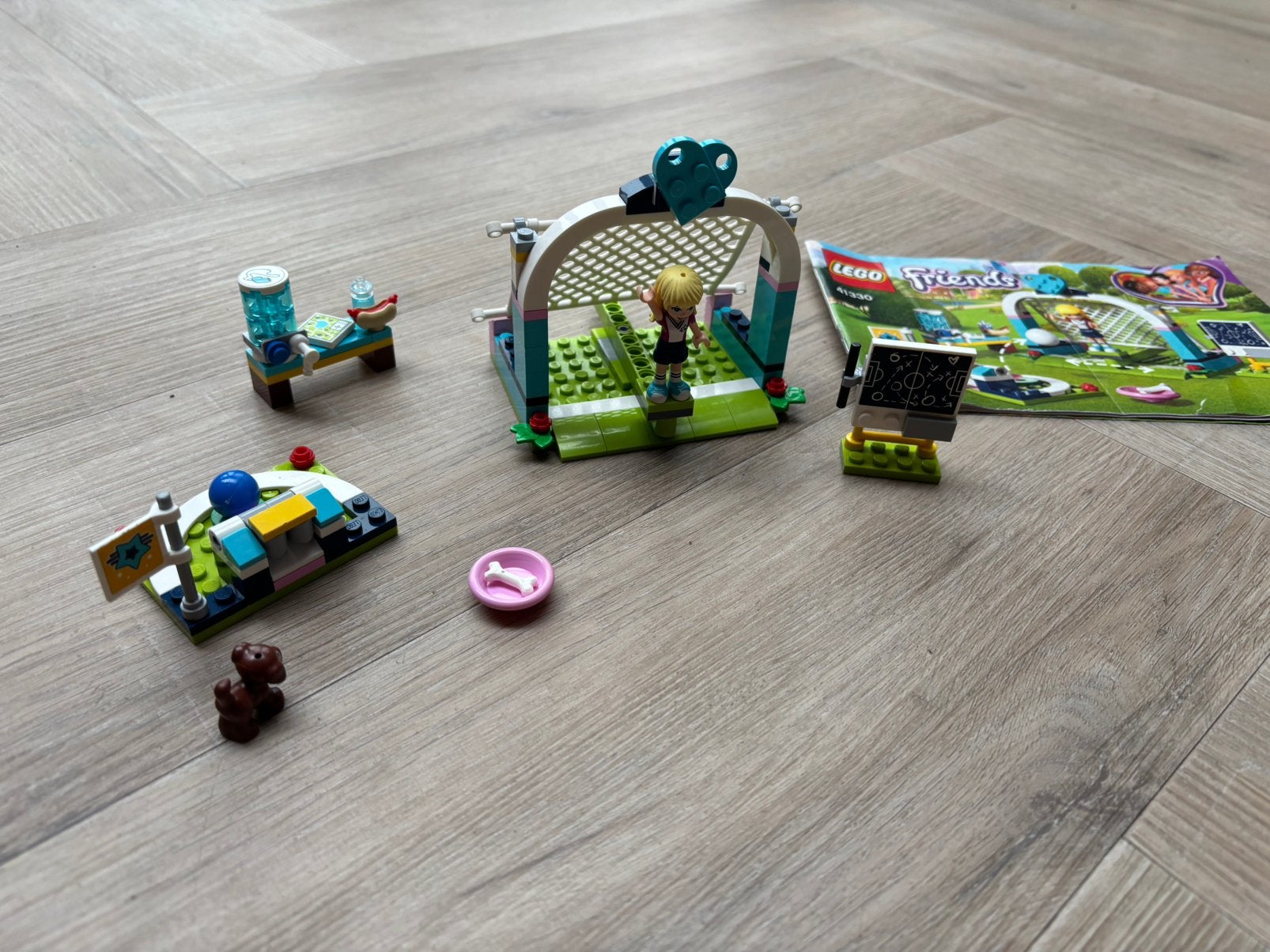 Lego friends stepanie’s voetbaltraining, Ophalen of Verzenden, Zo goed als nieuw