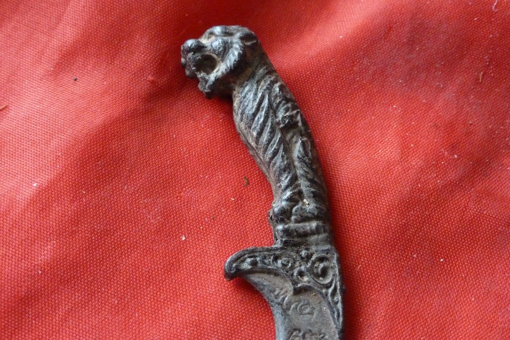 Thaise amulet - Meedmor (knife) Tijger brons 43 gr 10 cm, Overige materialen, Gebruikt, Bruin, Ophalen of Verzenden