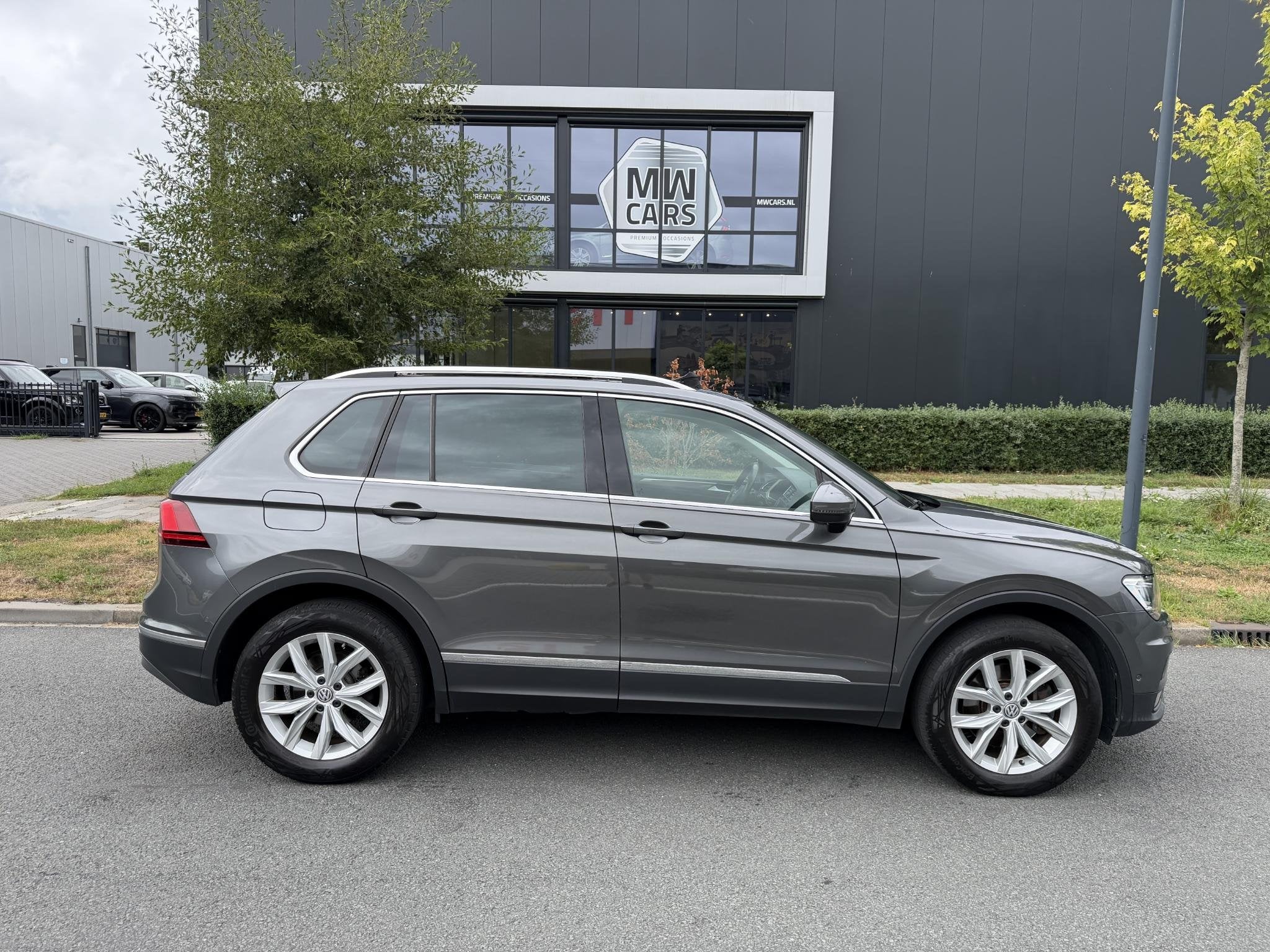 Volkswagen Tiguan 2.0 TSI 4Motion Highline, Automaat, 12 maanden, Stof, 4 cilinders
