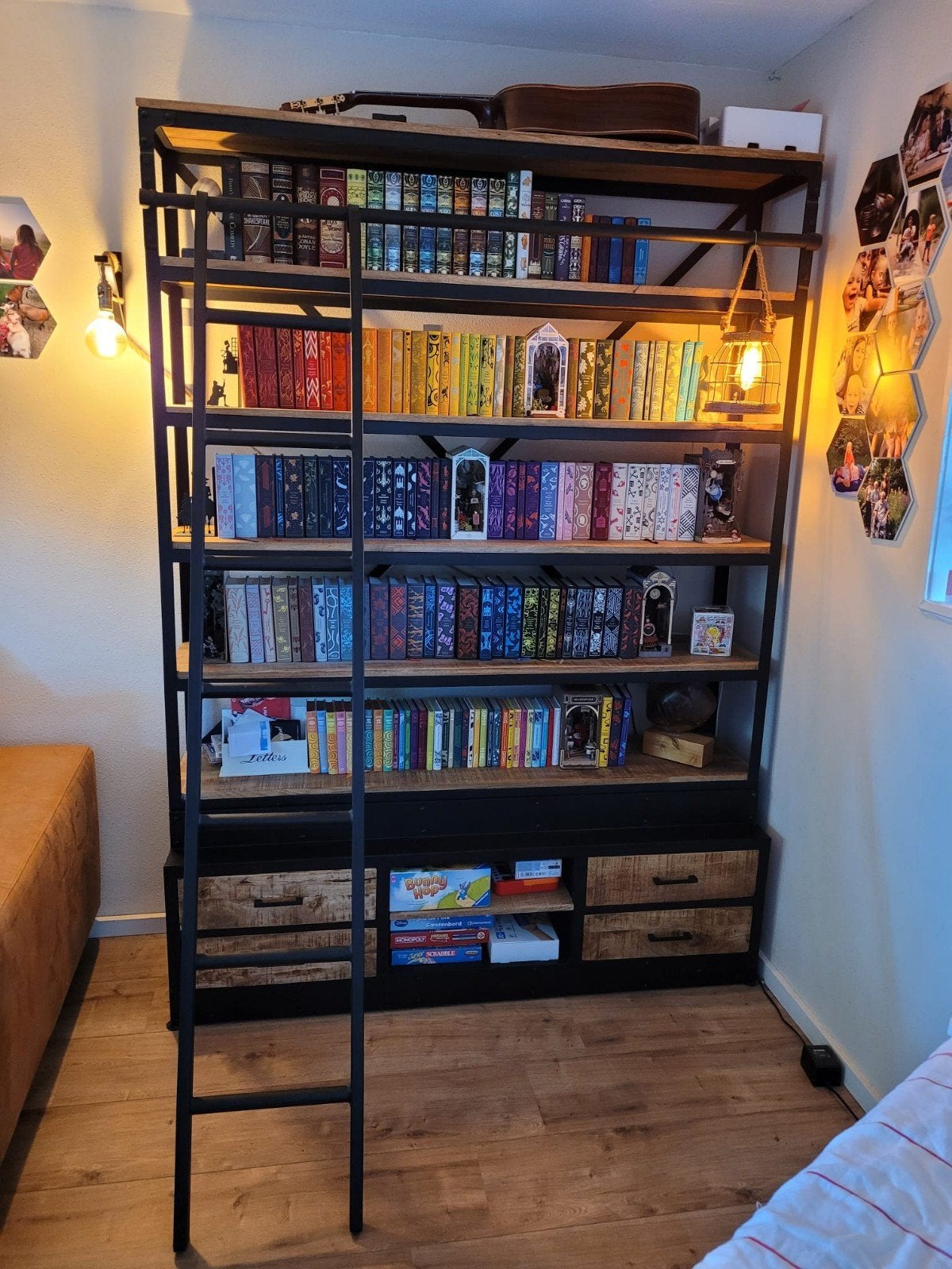 Industriële boekenkast met 4 lades - Zeer goede staat, Huis en Inrichting, Kasten | Boekenkasten, Met plank(en), 200 cm of meer