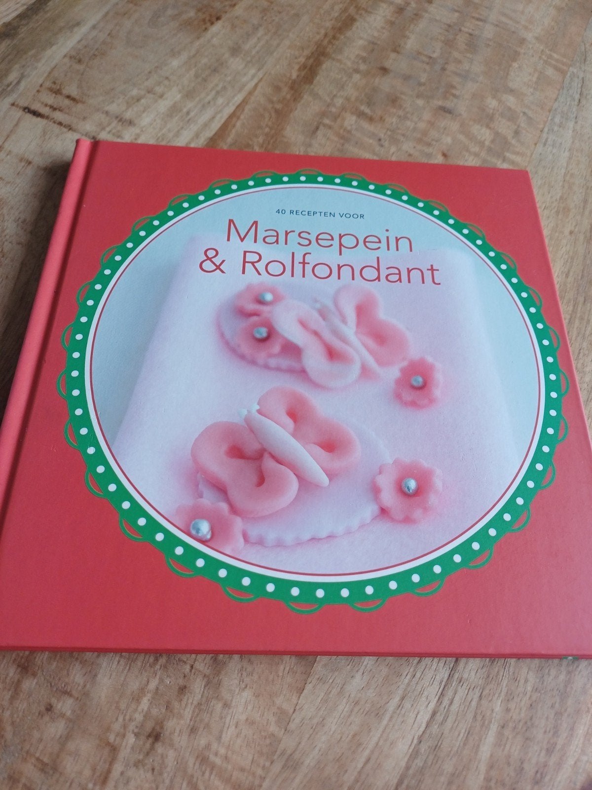 Recepten voor Marsepein & fondant, Hobby en Vrije tijd, Taarten en Cupcakes maken, Ophalen of Verzenden, Zo goed als nieuw, Taarten of Cupcakes