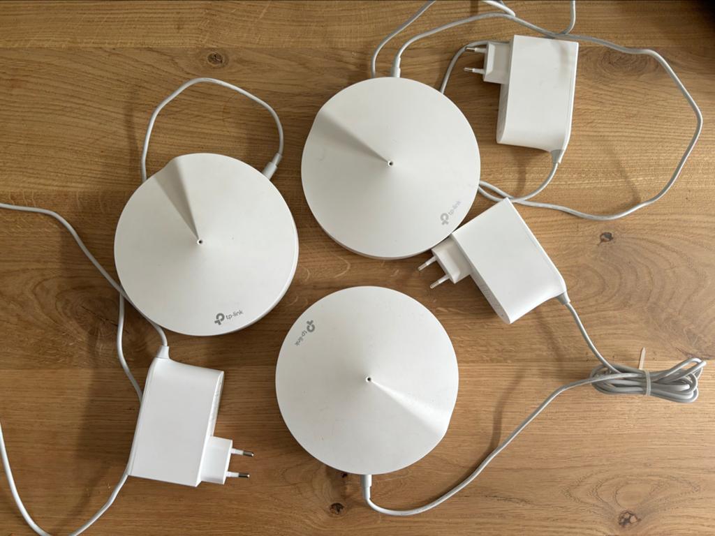 TP-Link Deco M9 Plus AC2200 Smart Home Mesh Wi-Fi Systeem, Ophalen of Verzenden, Zo goed als nieuw, Router