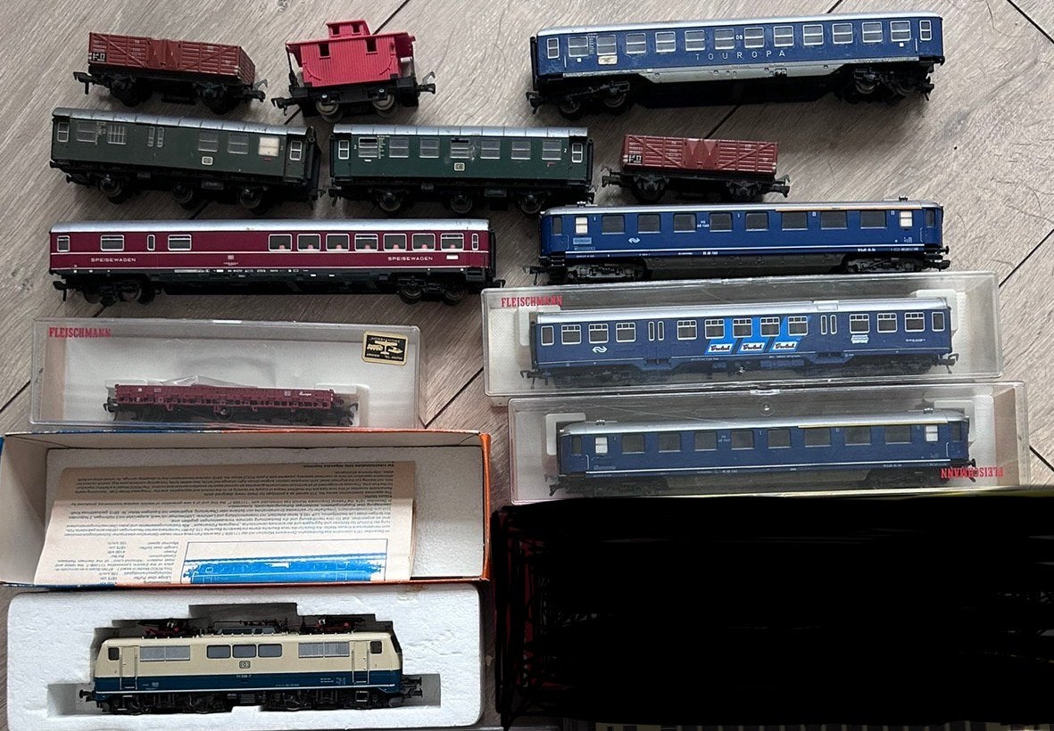 Roco 4133 + Fleisman wagons, Ophalen, Gelijkstroom, Fleischmann, Wagon