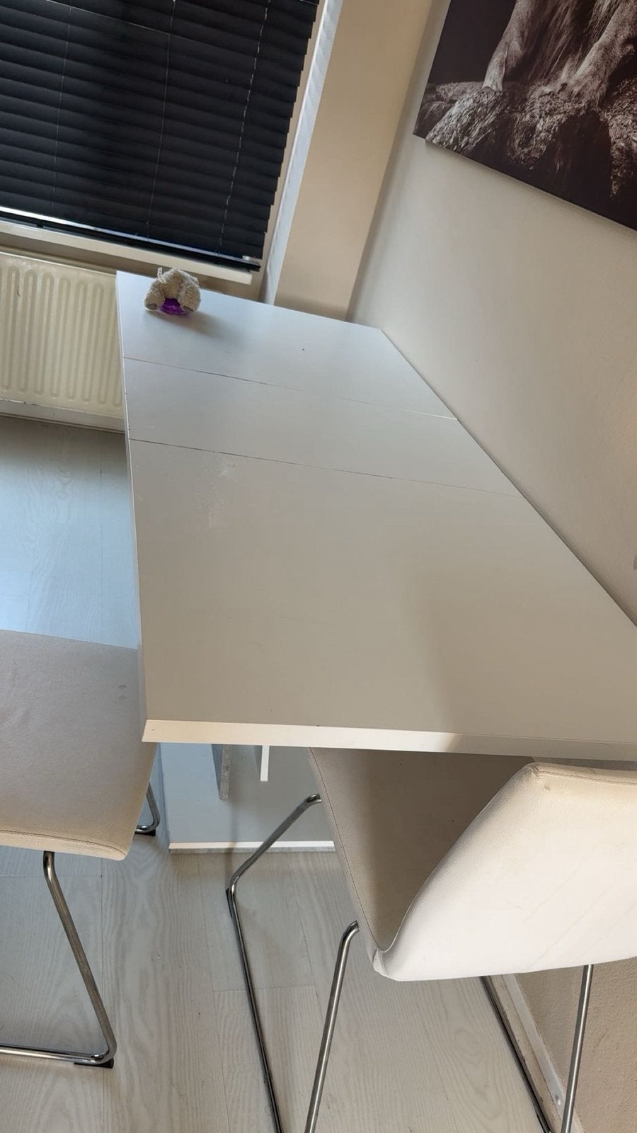Eettafel met 4 wittw stoelen, Huis en Inrichting, Tafels | Eettafels, Ophalen, Zo goed als nieuw, Rechthoekig, 50 tot 100 cm