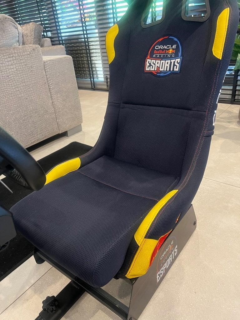 Playseat Evolution Red Bull + Logitec G29 + Acer scherm 24", Ophalen, 1 speler, Racen en Vliegen, Zo goed als nieuw