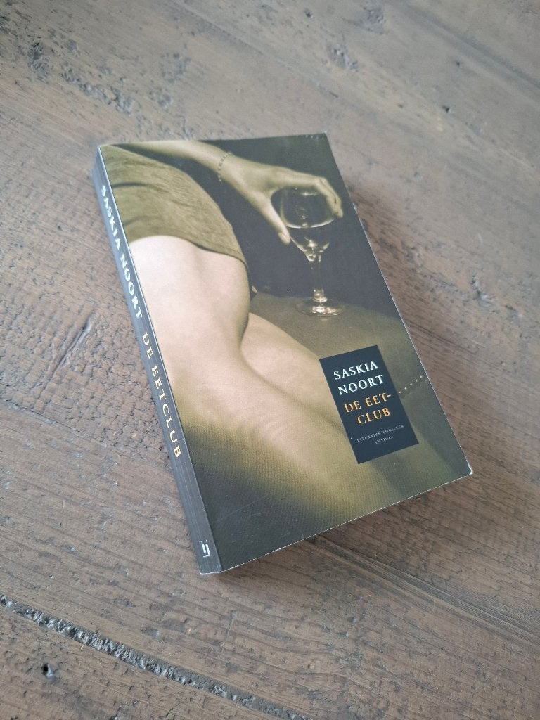 Saskia Noort - De eetclub - thriller - paperback, Boeken, Ophalen of Verzenden, Zo goed als nieuw