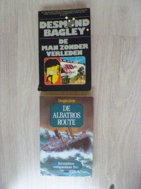 2 Boeken: De Albatros Route + Man zonder verleden., Boeken, Ophalen of Verzenden, Gelezen, Douglas Scott + D. Bagley