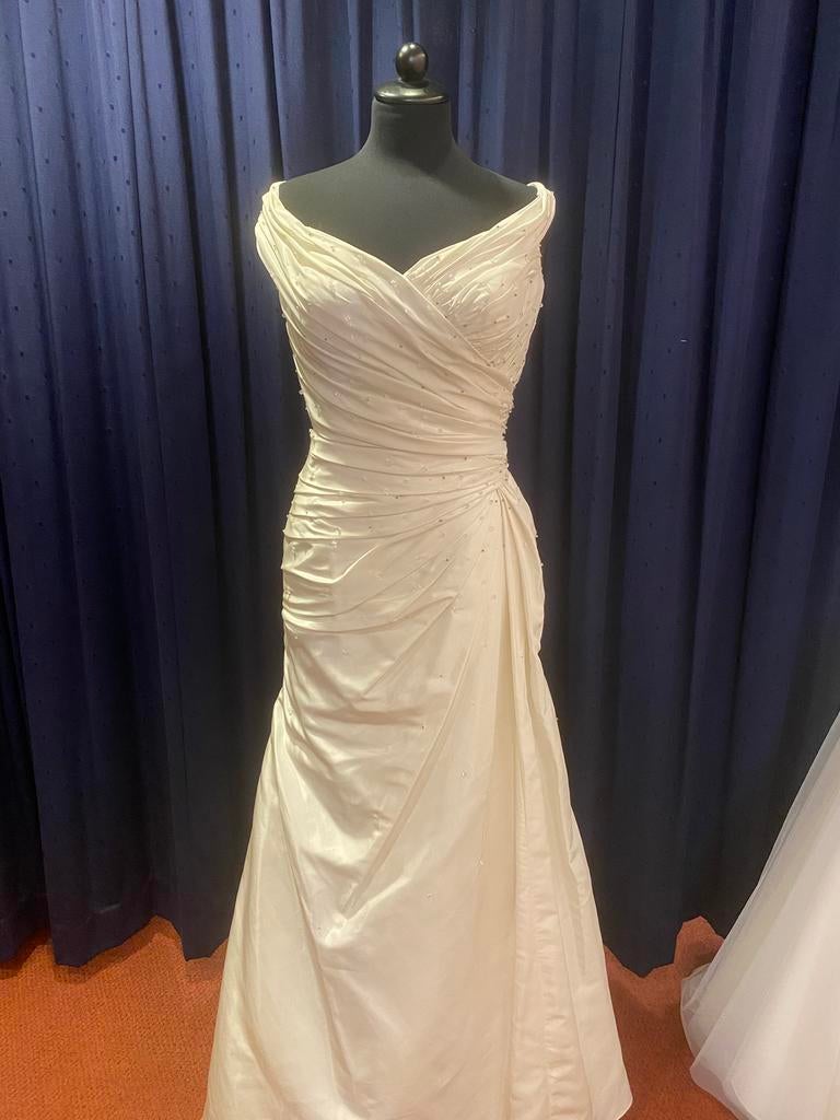 Sale! Echte taft zijde met swarovki steentjes maat 34,36,38, Ophalen, Nieuw, Blauw, Trouwjurk