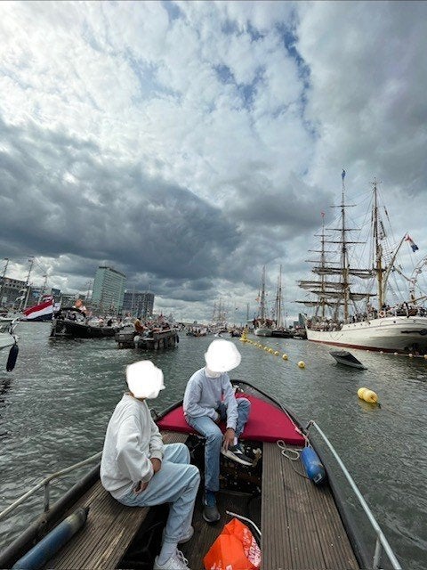 Prachtige grachtenboot – Amsterdam, elektrisch, 6 uur varen!, Watersport en Boten, Overige merken, Gebruikt, Buitenboordmotor