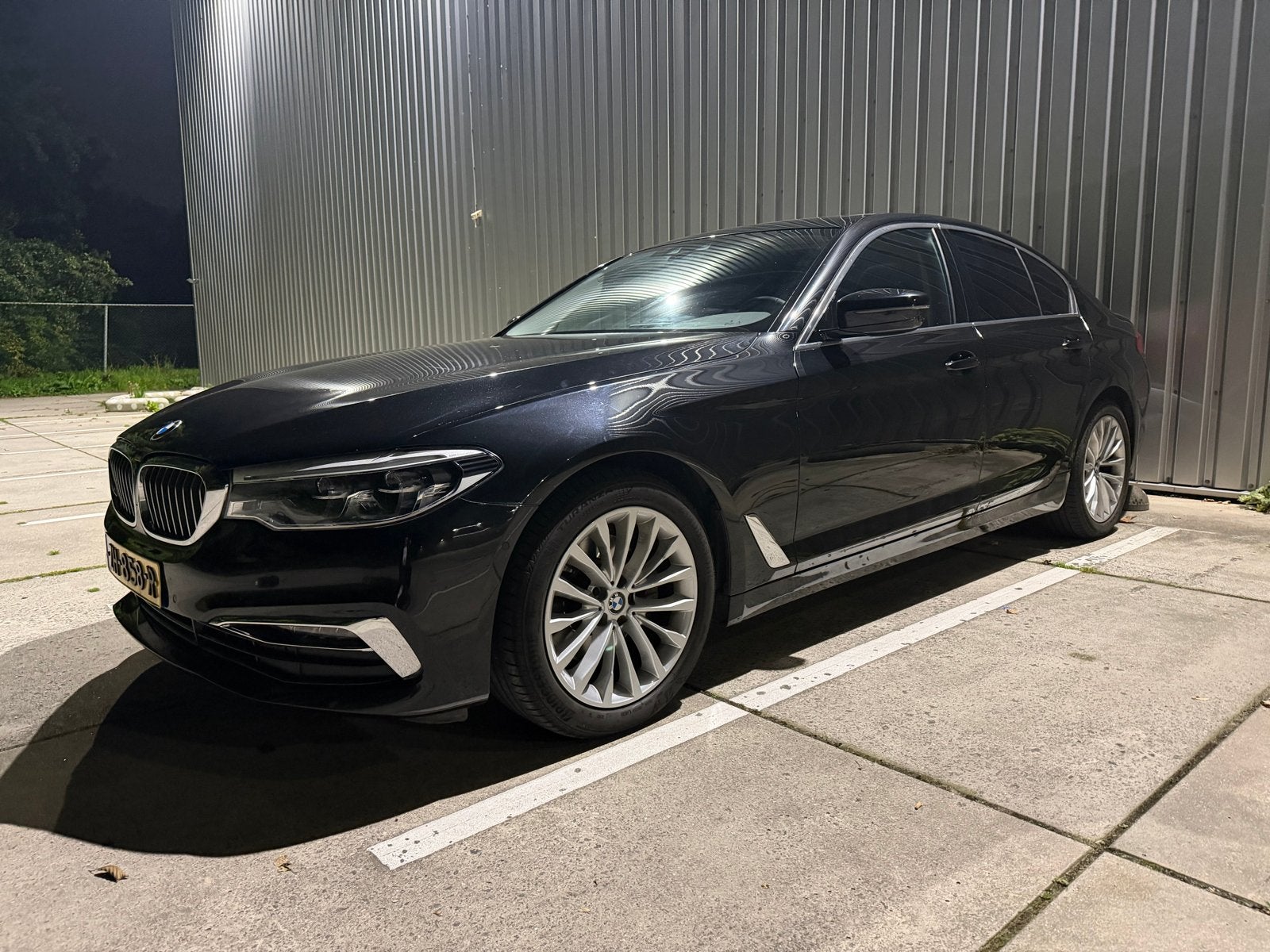 BMW 5-Serie 520i 184pk Aut. 2019 Zwart, Auto's, 1998 cc, Achterwielaandrijving, 4 cilinders, 2000 kg