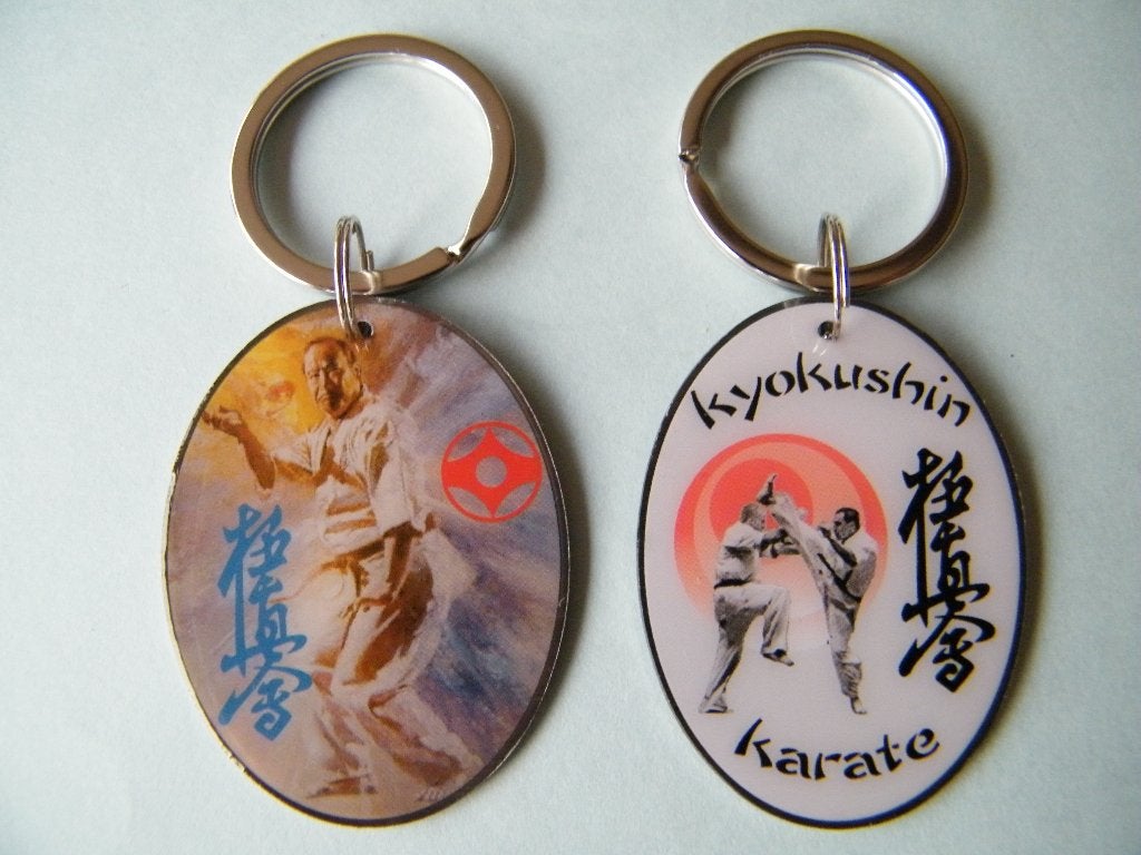 kyokushin karate sleutelhangers oyama en vechters kumite