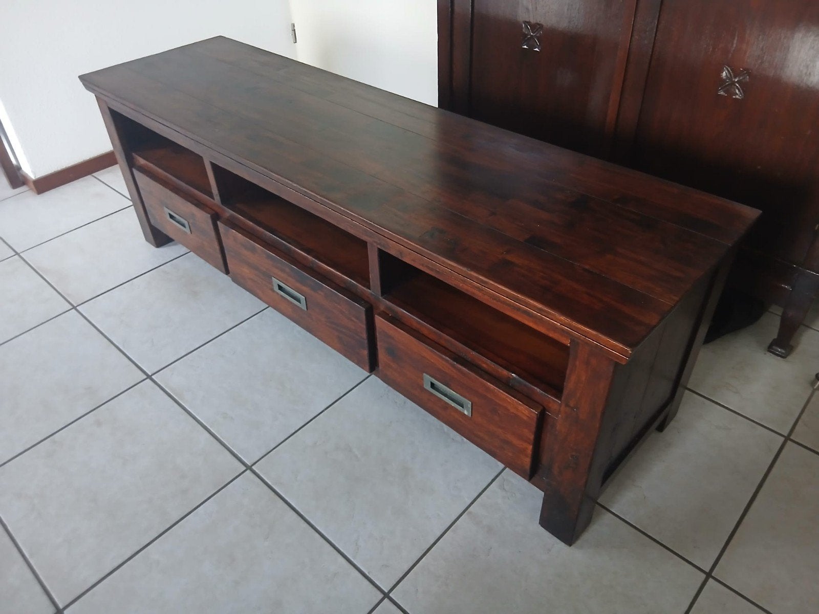 Tv kast / laag dressoir, 150 tot 200 cm, Minder dan 100 cm, 25 tot 50 cm, Overige houtsoorten