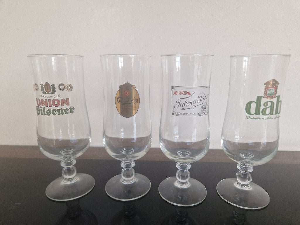 voor de verzamelaar 4 klassiek pilsener bierglazen, Ophalen of Verzenden, Zo goed als nieuw, Bierglas