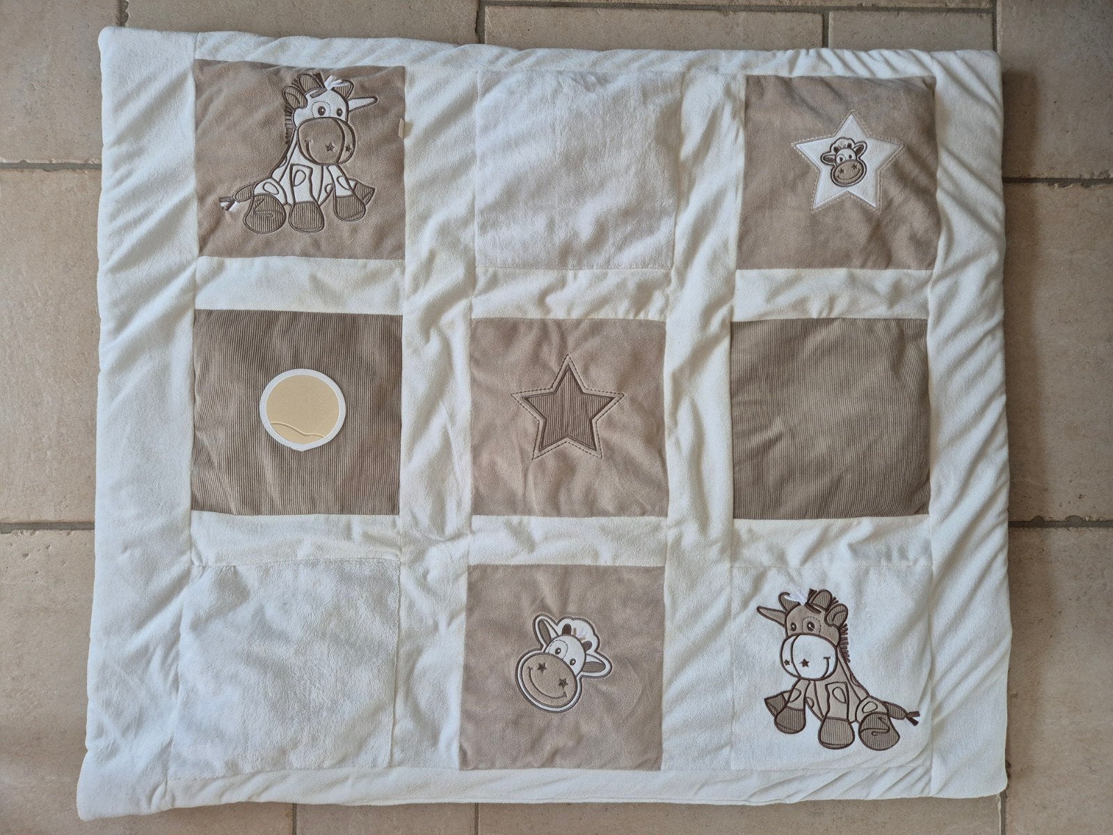 Boxkleed van het merk TIAMO - in een zeer goede staat!, Ophalen of Verzenden, Zo goed als nieuw, Rechthoekig, Boxkleed