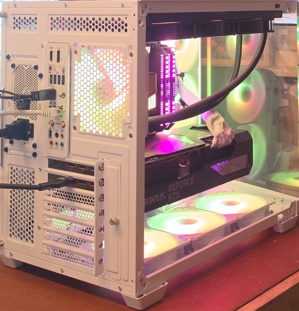 Foto 14 van MULTIMEDIA & GAMEPC i7 13790f/1TBM.2/32GBDDR5/RTX3080 OC 10G
