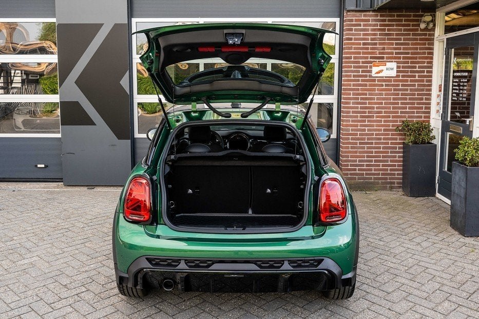 MINI Cooper John Cooper Works Trim | Camera | Adaptive Suspe, Auto's, 136 pk, Gebruikt, 4 stoelen, Leder