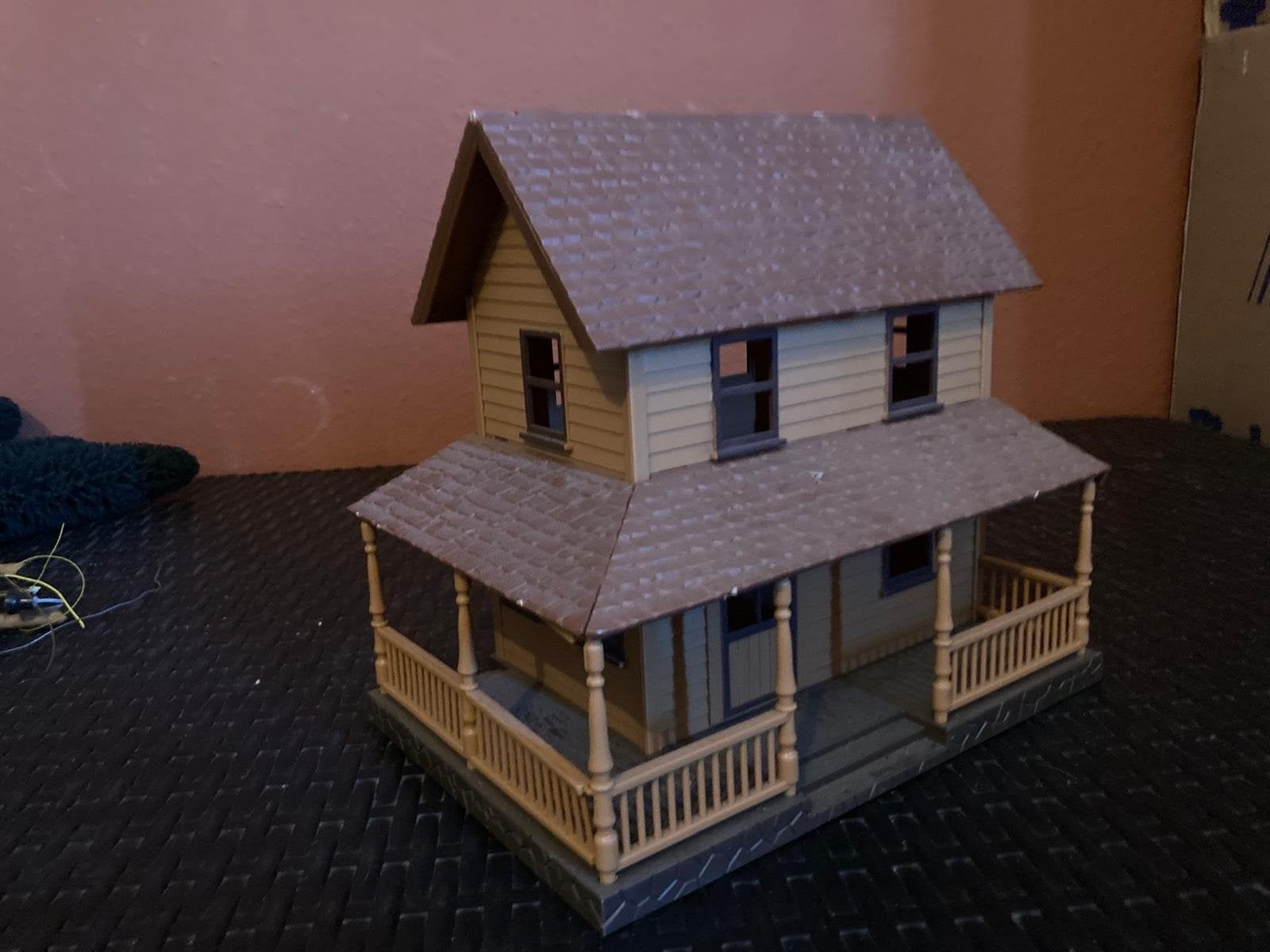 Modelhuisje met veranda, Ophalen, Gebruikt, 1:32 tot 1:50