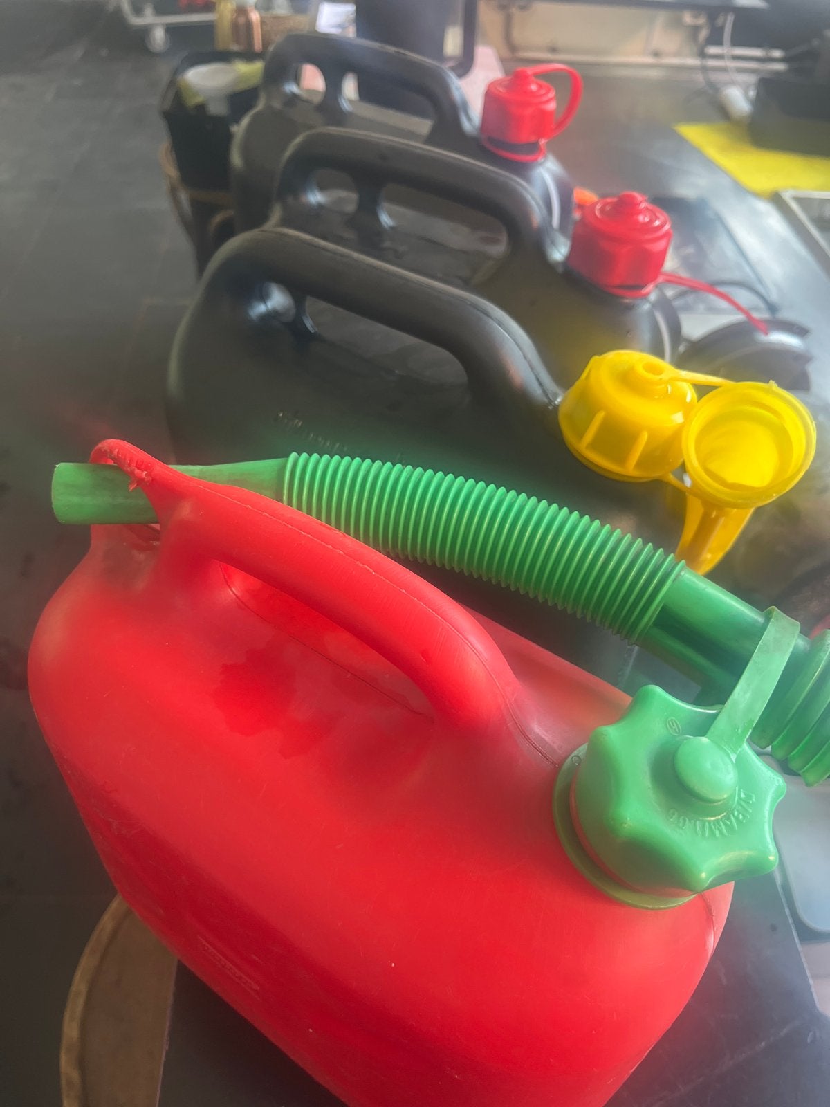 Brandstof jerrycans - 5 liter 4 stuks, Auto-onderdelen, Ophalen, Gebruikt, Universele onderdelen