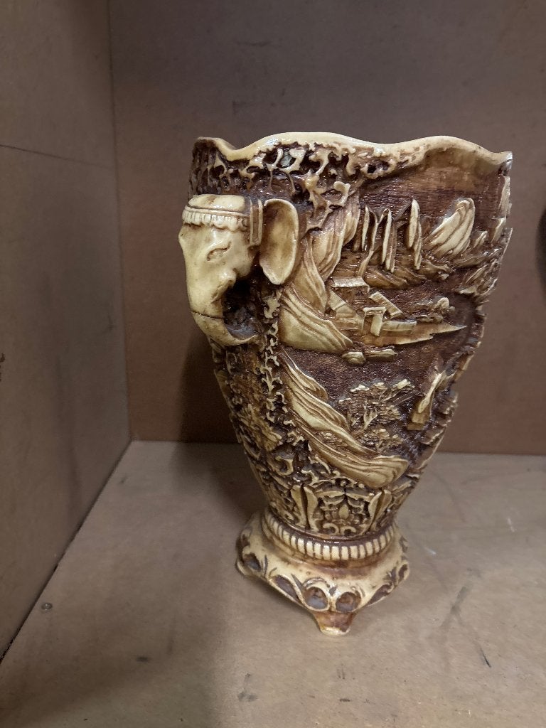 Decoratieve vaas met olifanten en Aziatische taferelen, Ophalen of Verzenden