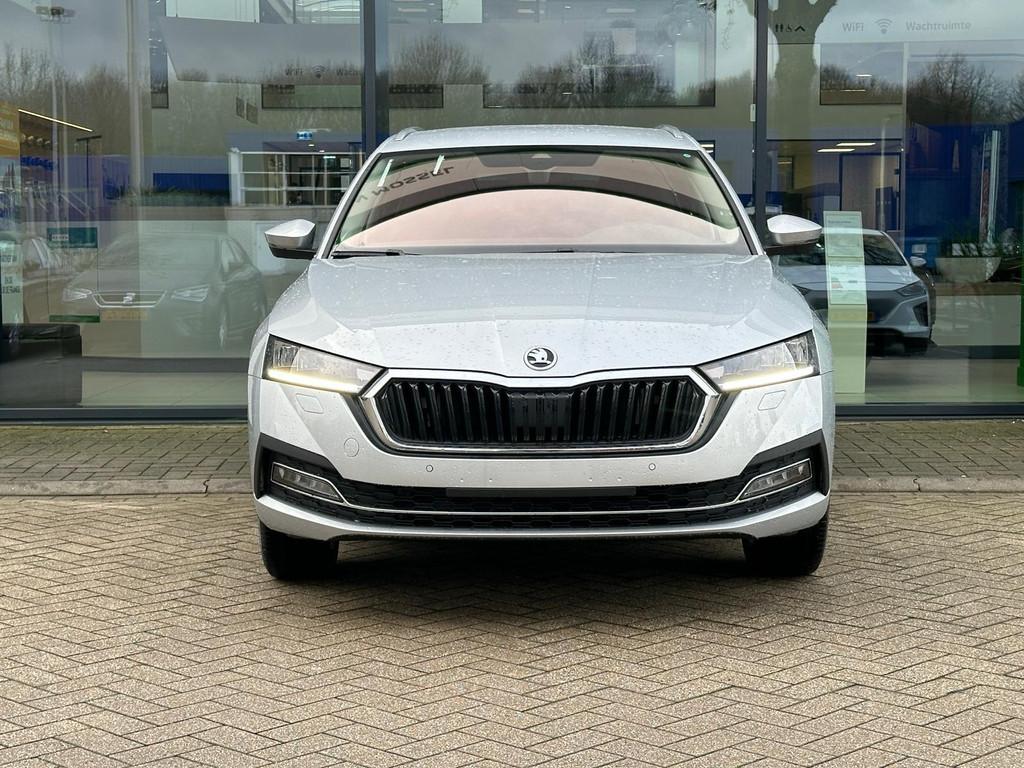 Skoda Octavia Combi 1.0 TSI Business Edition Plus 110 PK | L, Auto's, Skoda, Voorwielaandrijving, 12 maanden, Stof, Gebruikt