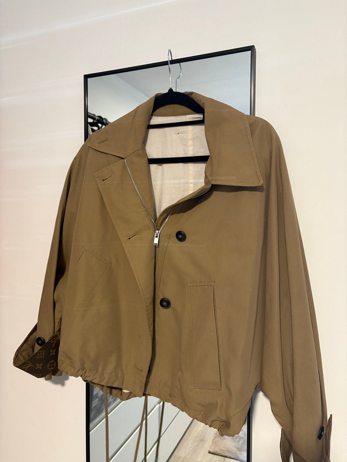 Korte trenchcoat jas van NaomiHev, Ophalen of Verzenden, Zo goed als nieuw, Groen