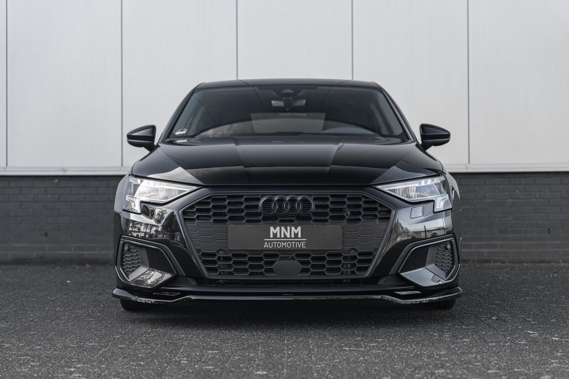 Audi A3 Sportback 40 TFSI E |Sportstoelen|Maxton|Keyless|Mat, Gebruikt, Zwart, 4 cilinders, 1535 kg