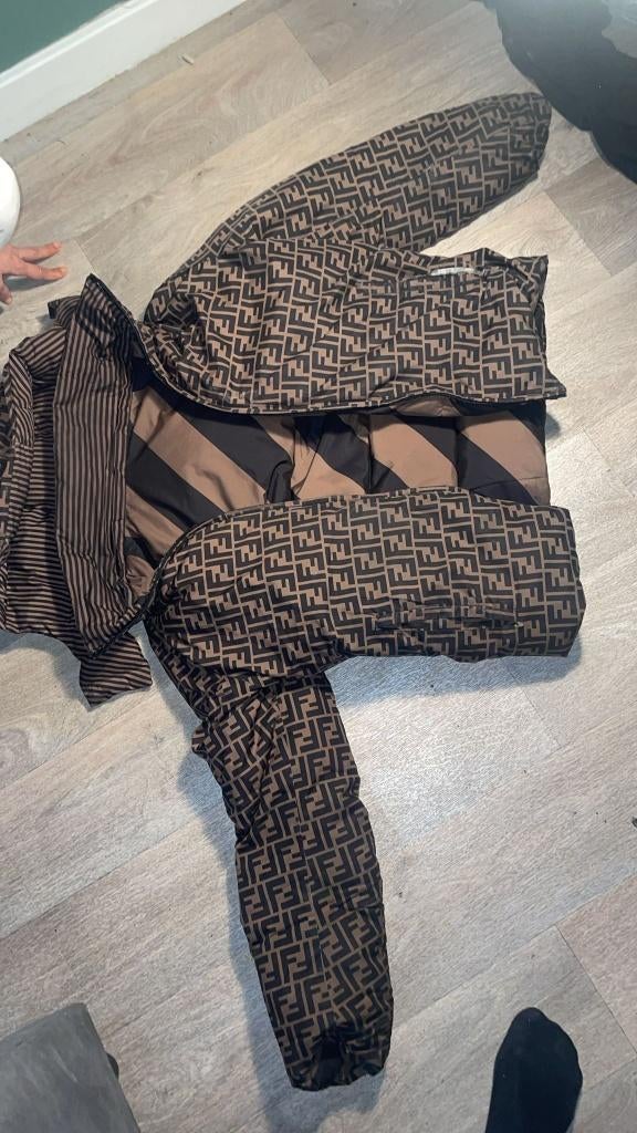 Jas Fendi puffer jacket origineel ., Fendi, Ophalen of Verzenden, Gedragen