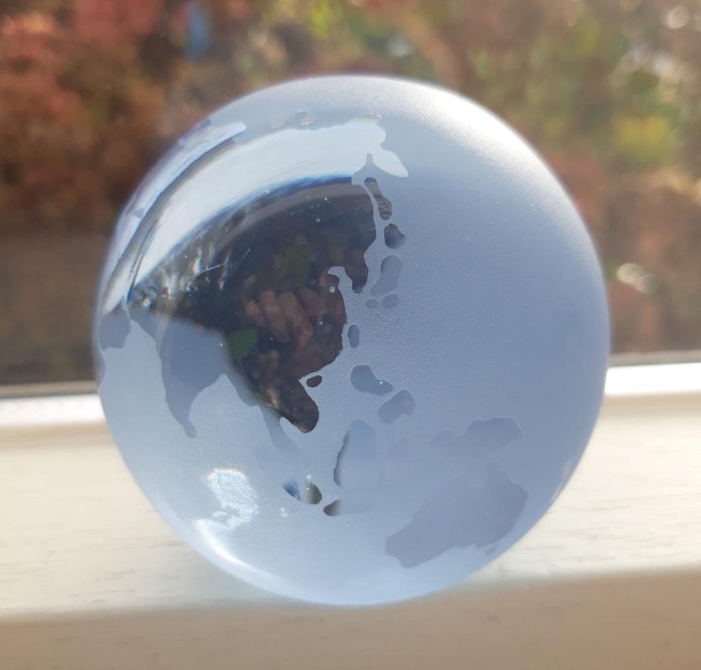 Wereldbol globe van blauw glas glasobject, Verzenden