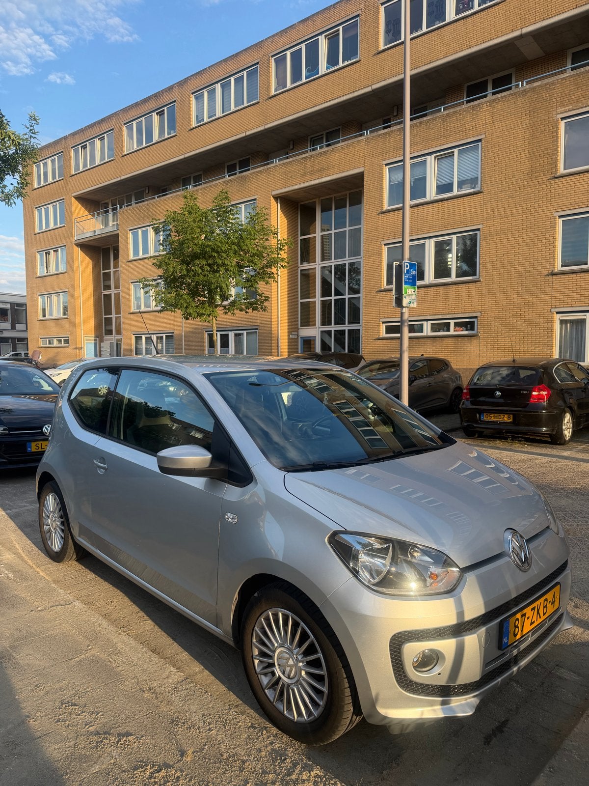 Volkswagen high up! 1.0 44KW 2013 Grijs, Voorwielaandrijving, Up!, 840 kg, 4 stoelen