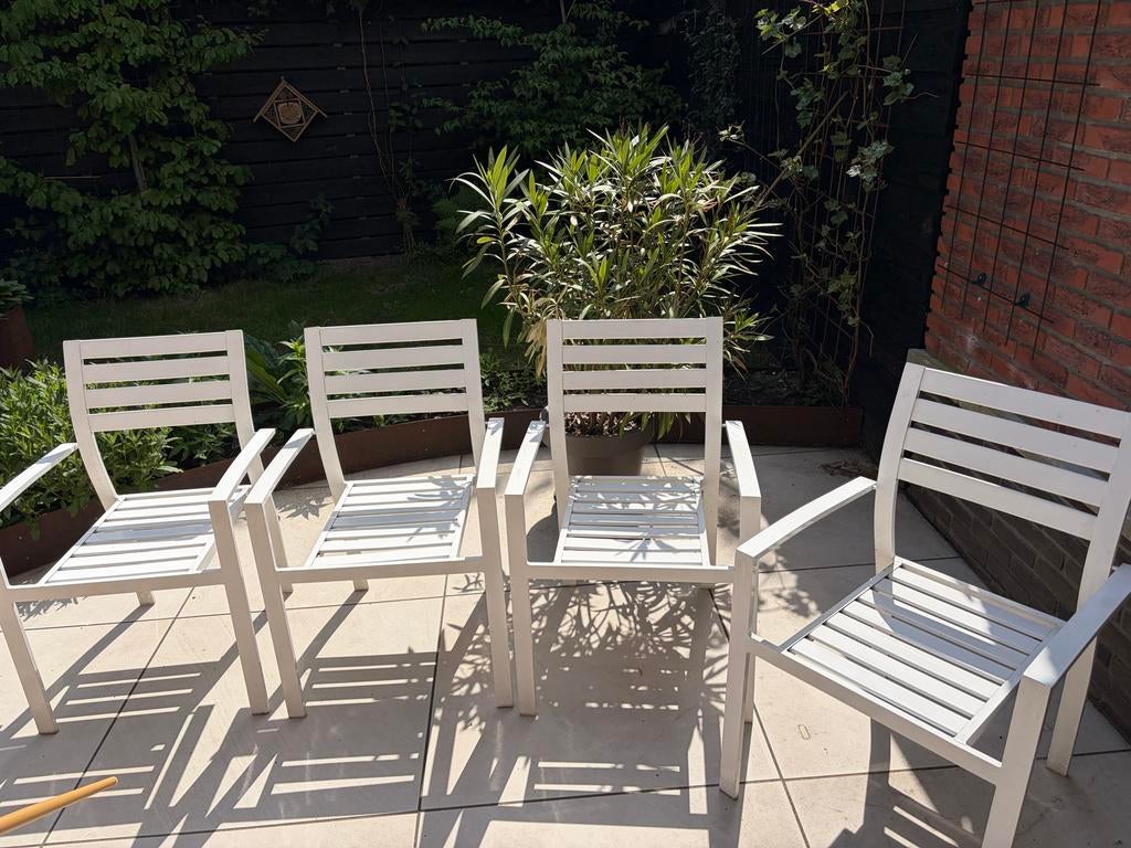 Set van 4 witte tuinstoelen, aluminium met kussens, Ophalen, Zo goed als nieuw, Aluminium