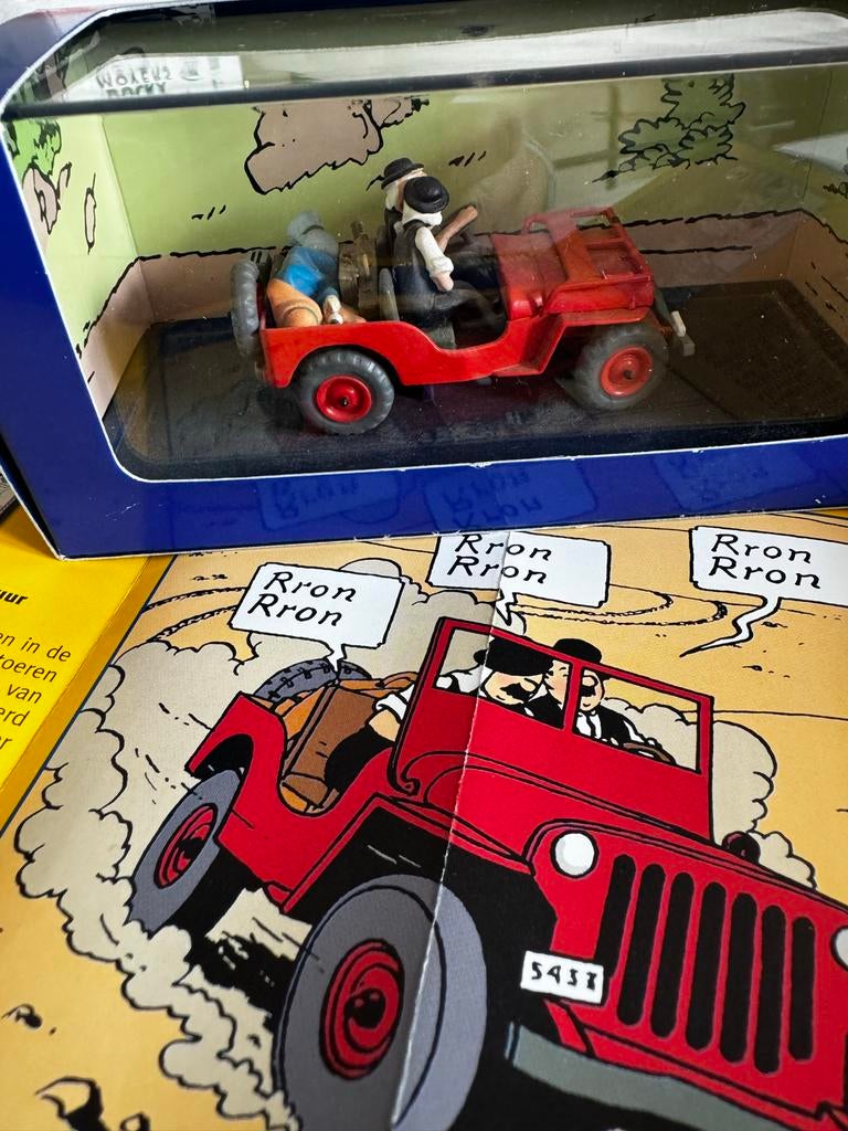Kuifje auto 1:43 rode jeep uit Zwarte Goud, Ophalen of Verzenden, Kuifje, Zo goed als nieuw, Beeldje of Figuurtje
