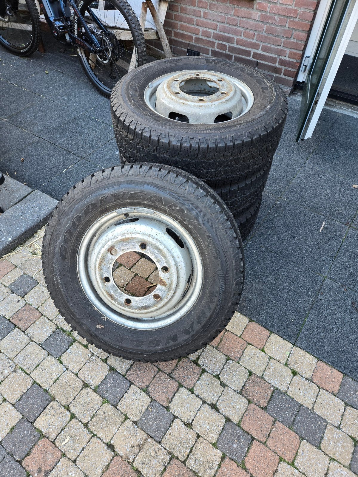 4x Mercedes T2 ecovan 609d 711d 814d 6x16 velgen met banden, Ophalen, 16 inch, Banden en Velgen, All Season