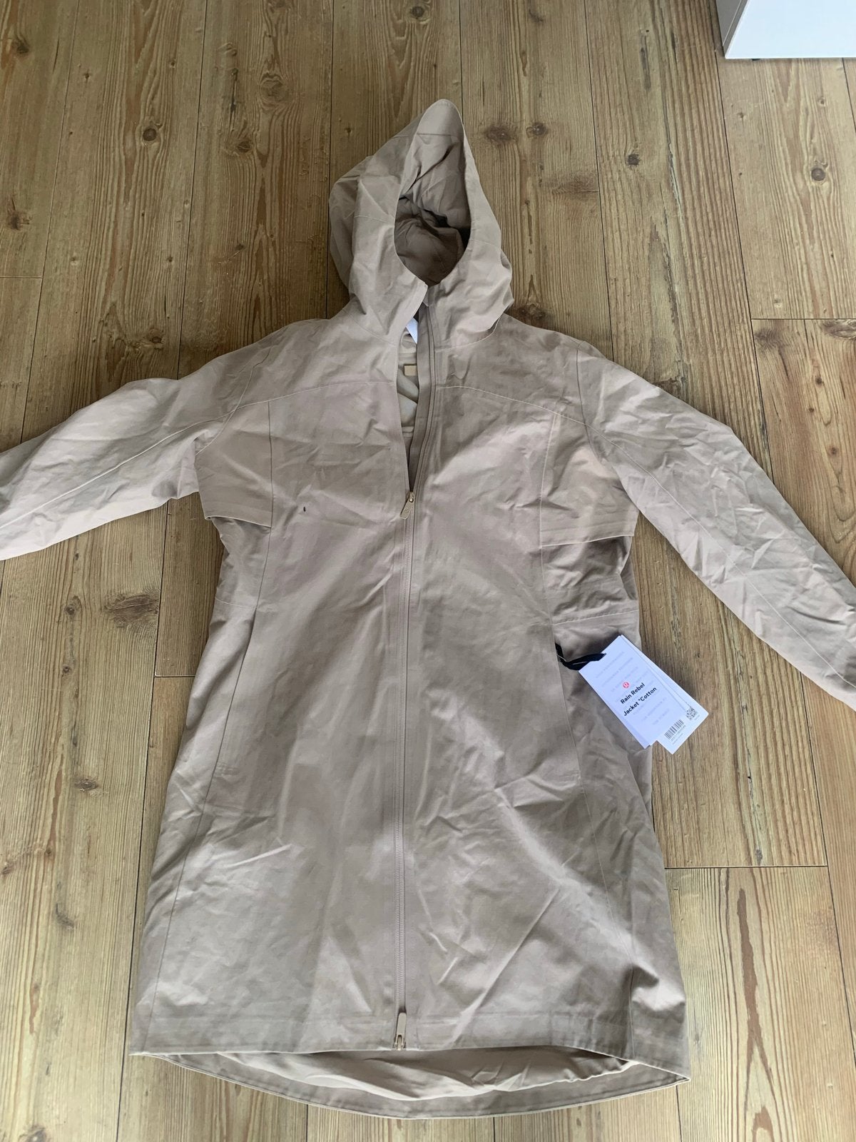 Lululemon Rain Rebel Jacket *Cotton - Nieuw met kaartjes, Kleding | Dames, Ophalen of Verzenden, Nieuw, Maat 42/44 (L), Beige