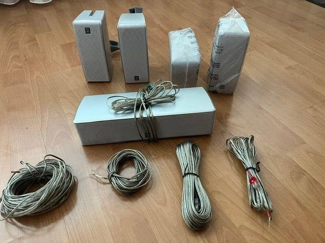 Yamaha geluidsboxen (set van 5)   ENKEL €15