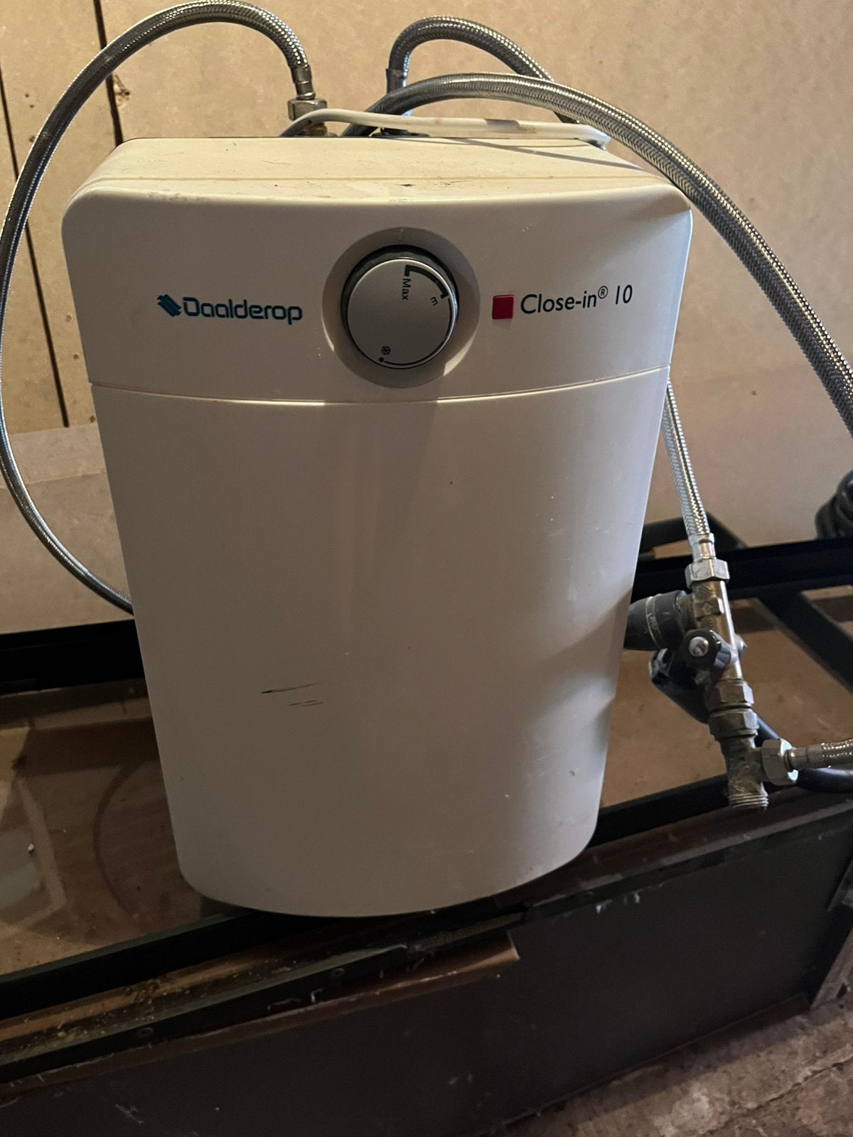 Close In boiler 10 liter, Doe-het-zelf en Verbouw, Geisers en Boilers, Ophalen, Boiler, Minder dan 20 liter, Minder dan 3 jaar oud