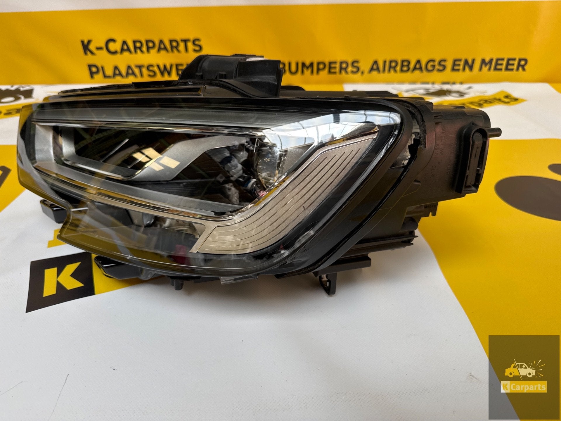 AUDI A3 S3 RS3 FACELIFT MATRIX LED KOPLAMP LINKS 8V0941035, Info@fabrikant.eu, Fabrikantstraat 1
1000 AA  Amsterdam, NL, Fabrikant BV
