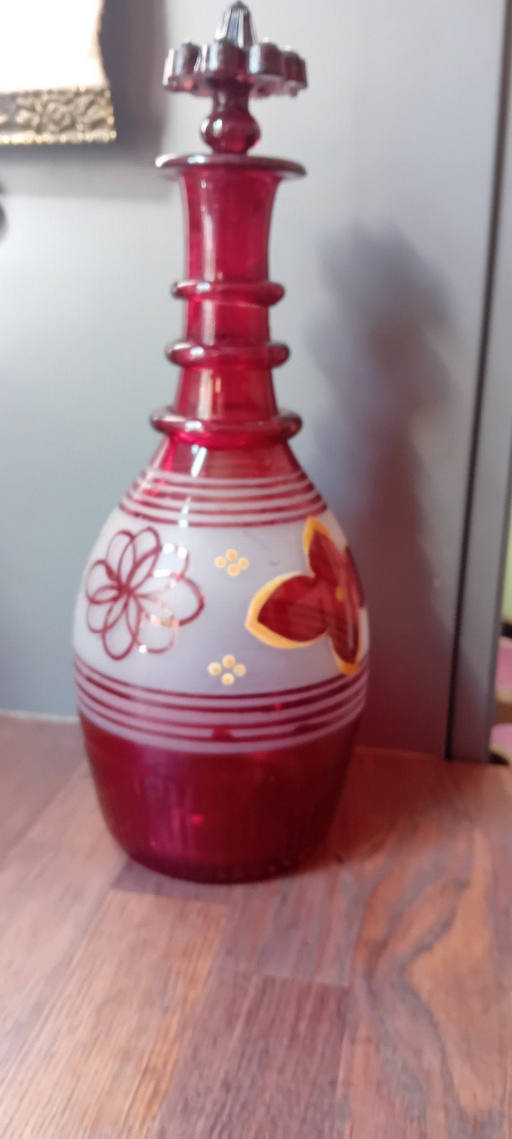 Vintage Boheemse Karaf - Robijnrood met Bloemdecoratie, Ophalen of Verzenden