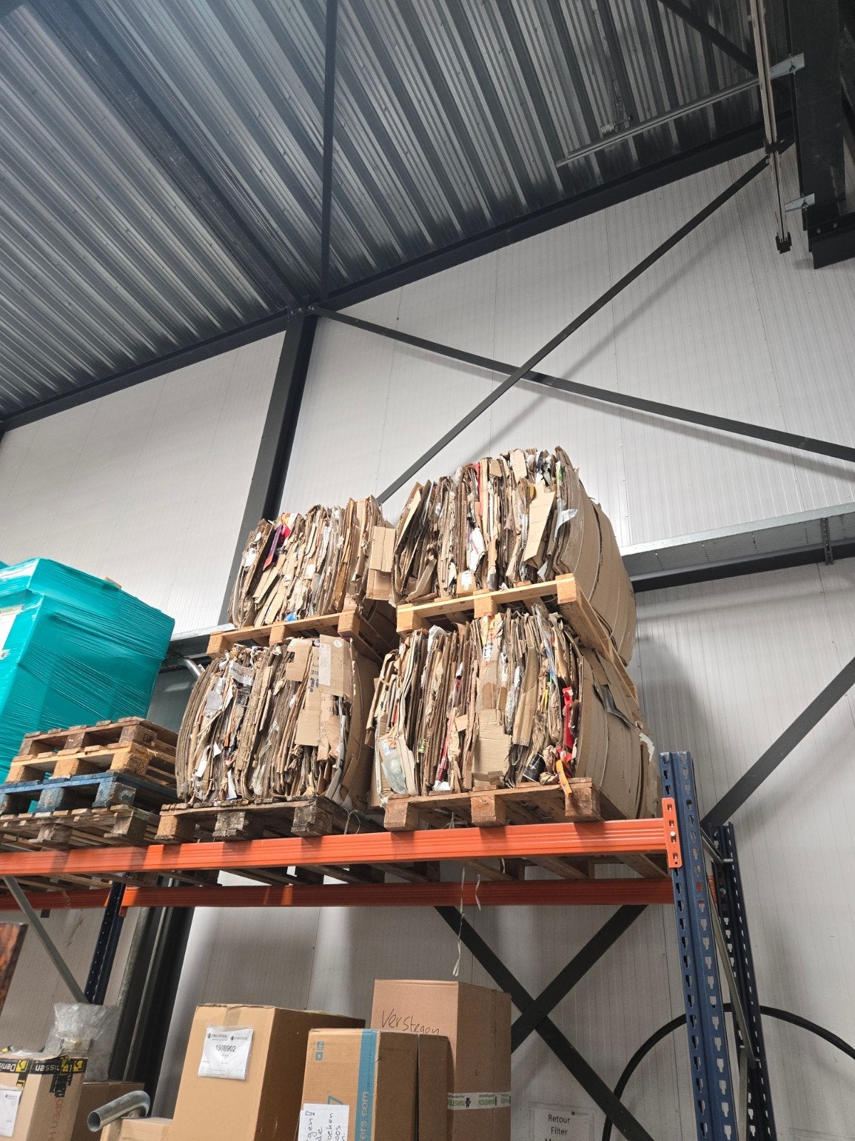 Balen geperst karton, Ophalen