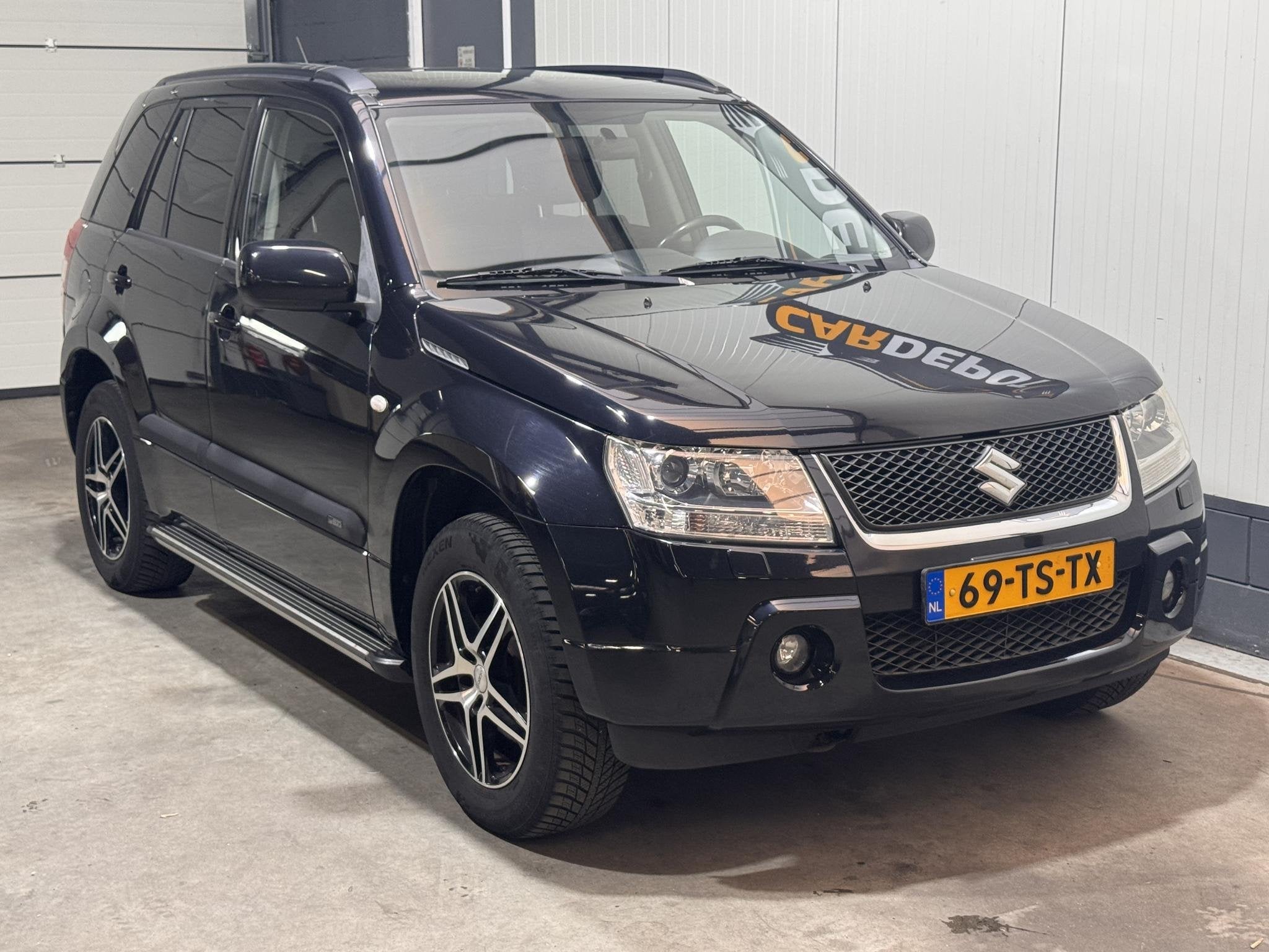 Suzuki Grand Vitara 2.0-16V High Executive, 4 cilinders, 1850 kg, Grand Vitara, Bedrijf