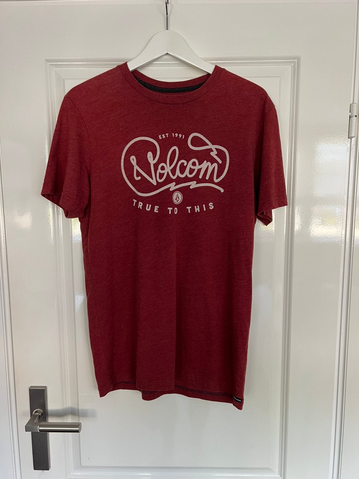 Volcom tshirt shirt maar M ZGAN, Kleding | Heren, Ophalen of Verzenden, Zo goed als nieuw, Rood