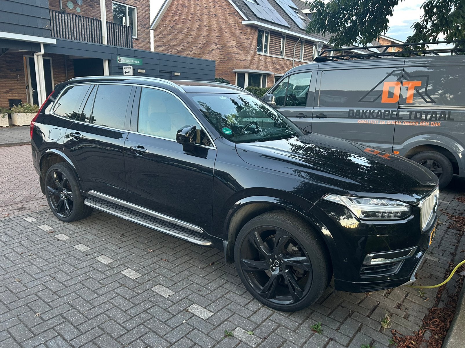 Volvo XC90 2.0 T8 7 pers 1 jaar apk mod 2016 Zwart, Beige, 1969 cc, 320 pk, 7 stoelen