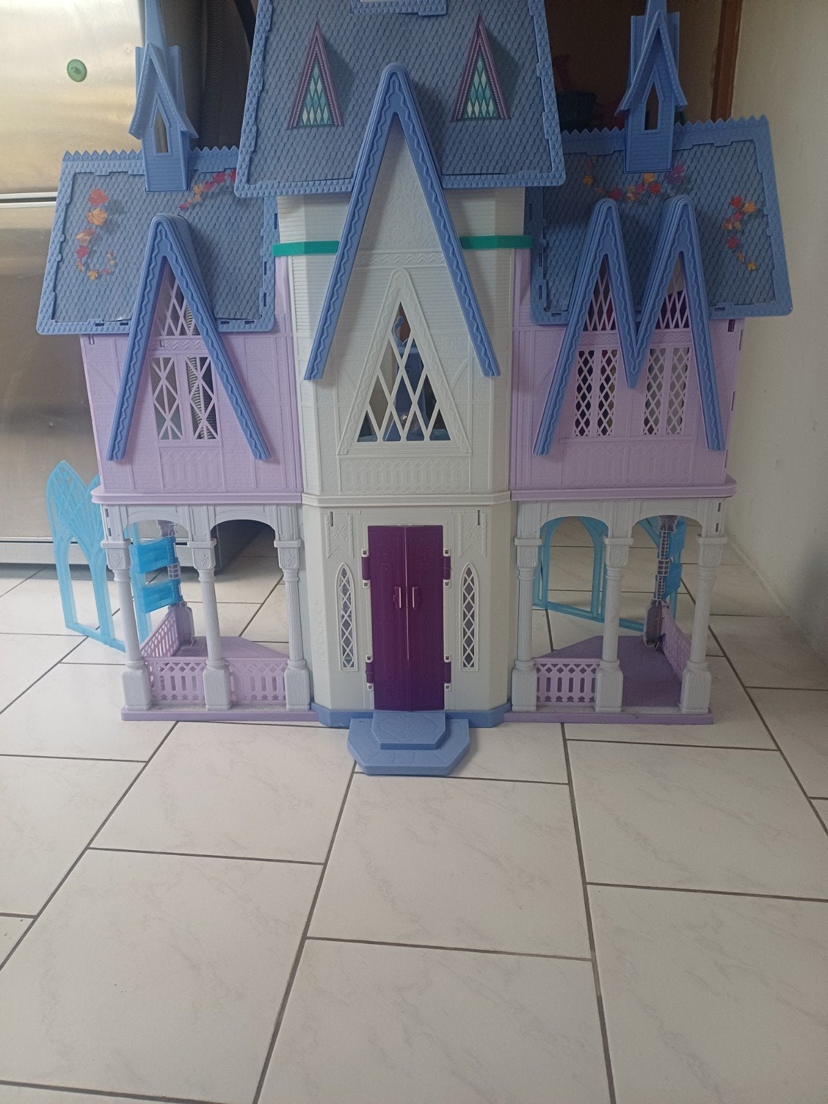 Disney Frozen Elsa's IJskasteel met Elsa pop, Ophalen of Verzenden, Zo goed als nieuw, Overige typen