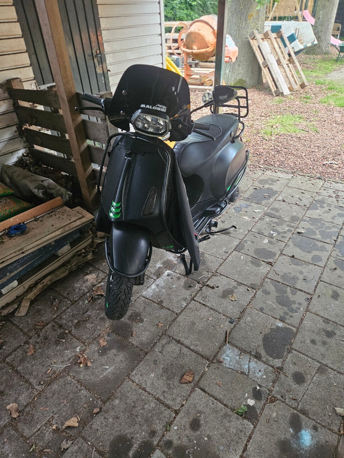 Vespa Sprint 2018 Mat Zwart 80cc Malossi Begrenzer, Ophalen of Verzenden, Gebruikt, Benzine