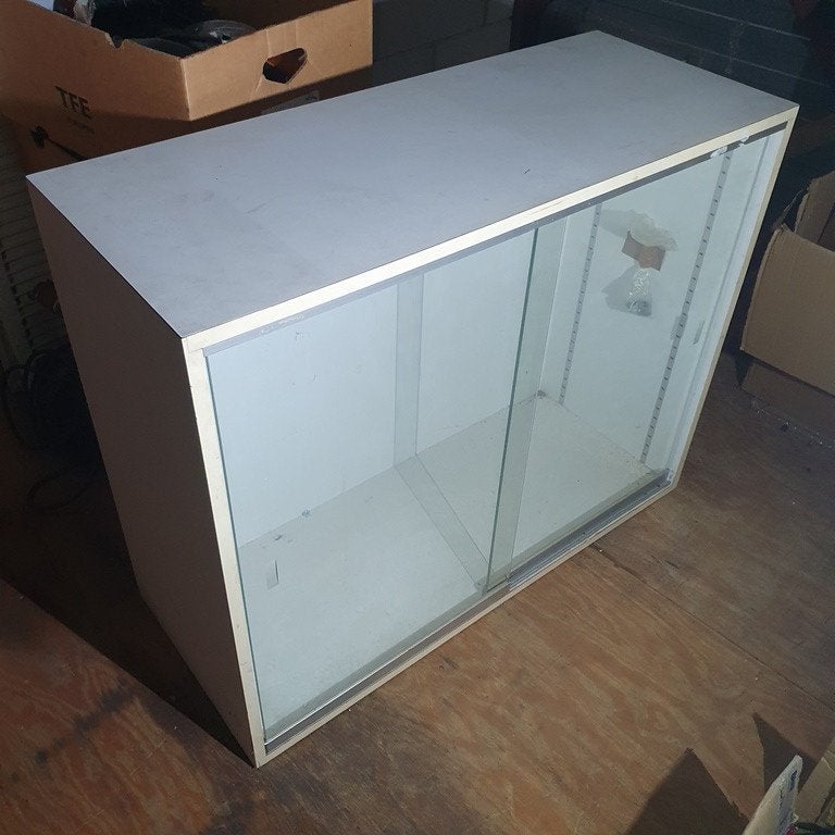 GRATIS Vitrinekast tafelmodel 99x80x40cm winkel showroom, Ophalen, Gebruikt, 50 tot 100 cm, Basic