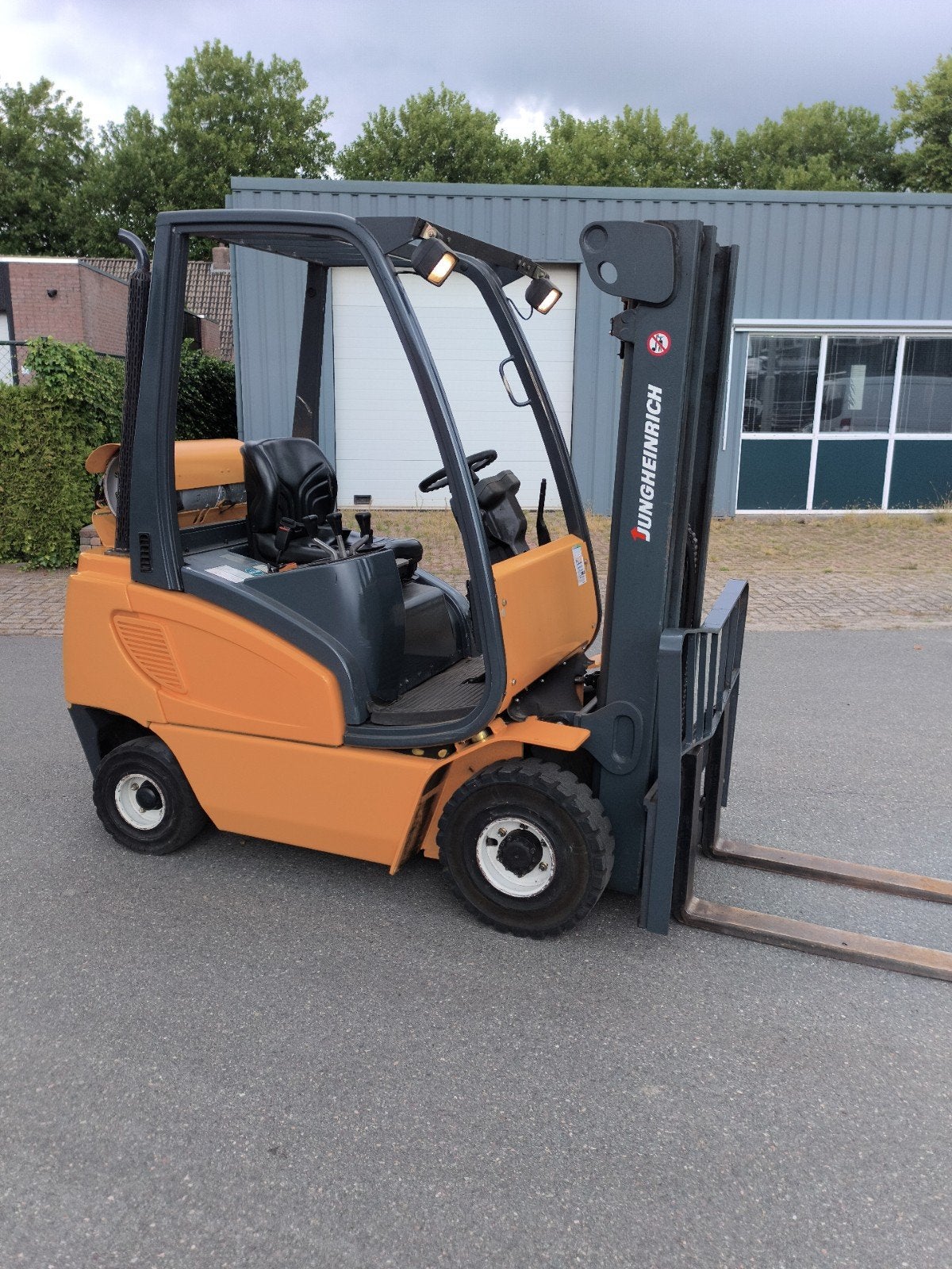 jung Heinrich TFG 20 LPG Triplomast gratis bezorging, Zakelijke goederen, Machines en Bouw | Heftrucks en Intern transport, LPG